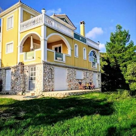 Vila Kalielaia Mouzakion  Exterior photo