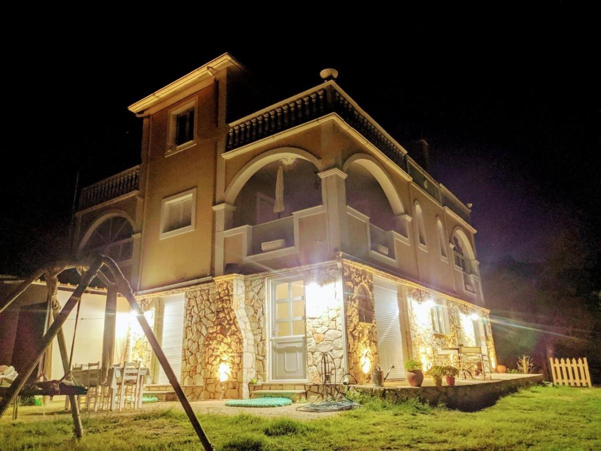 Vila Kalielaia Mouzakion  Exterior photo