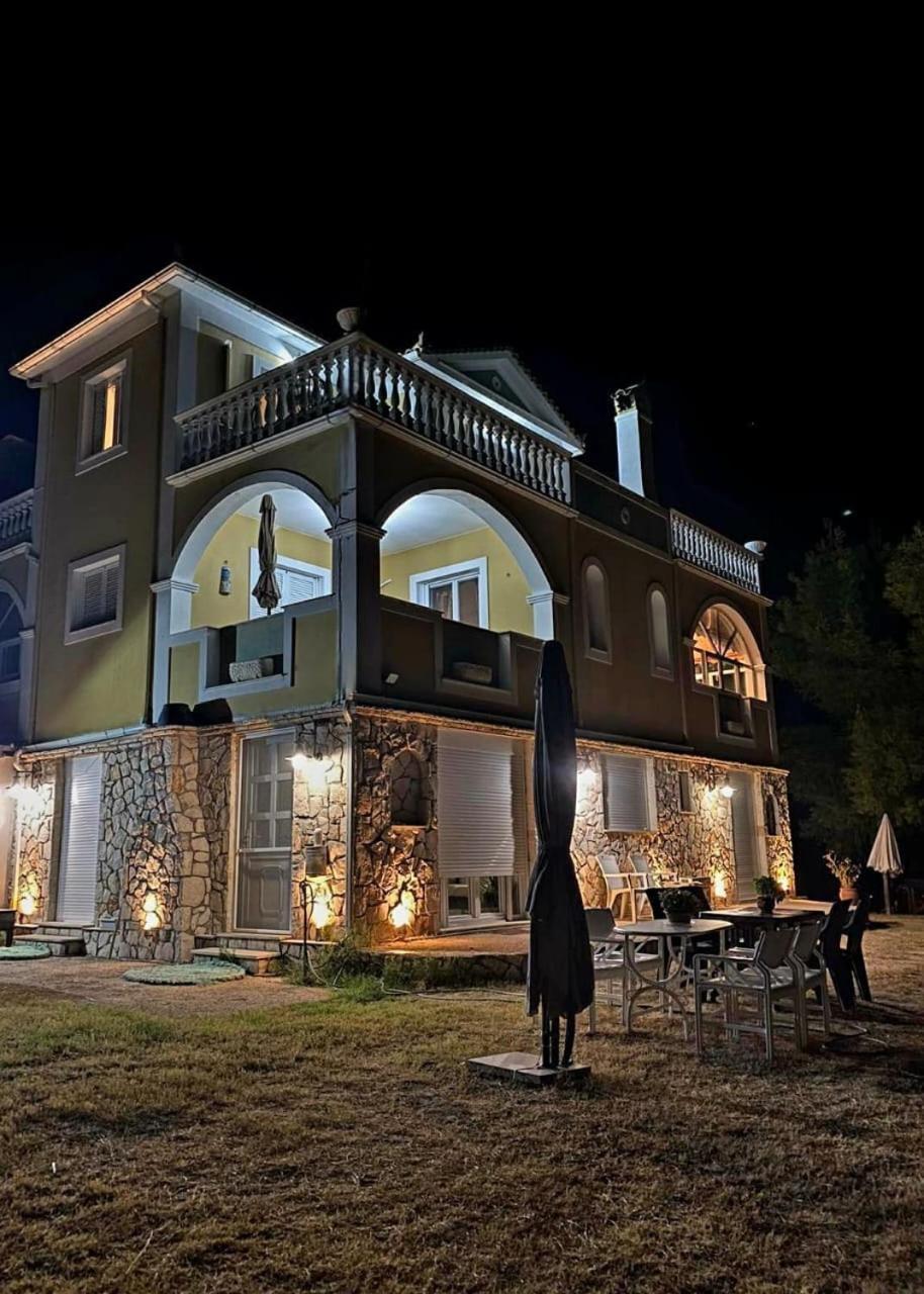 Vila Kalielaia Mouzakion  Exterior photo